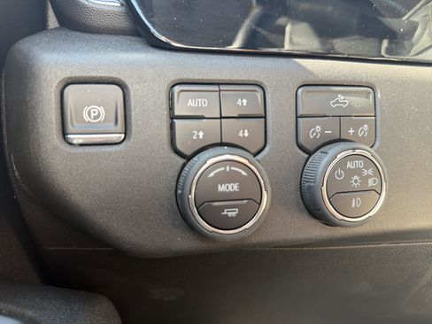 Used 2025 Chevrolet Silverado 1500 RST AWD/4WD image 31