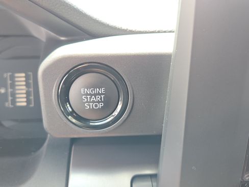 Certified 2026 Toyota Tacoma SR5 AWD/4WD image 15