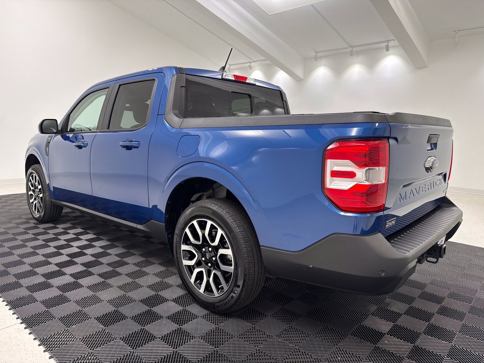 Used 2024 Ford Maverick Lariat AWD/4WD image 5