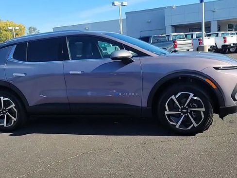 New 2026 Chevrolet Equinox EV LT image 9