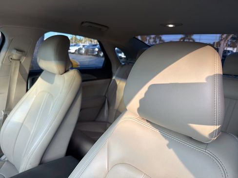 Used 2017 Lincoln MKZ Premiere image 10