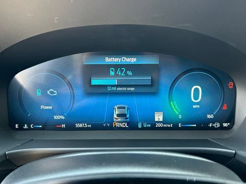 Used 2025 Ford Escape SE w/ PHEV Premium Package FWD image 17
