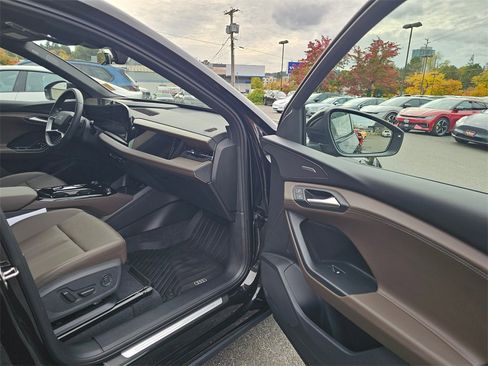 Used 2025 Audi Q6 e-tron Prestige w/ 20" Wheel Package image 11