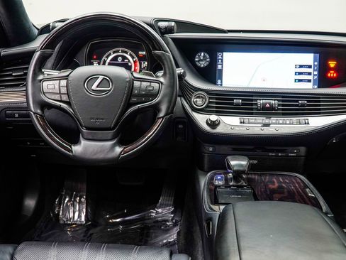 Used 2018 Lexus LS 500 500 Base w/ Luxury Package image 16