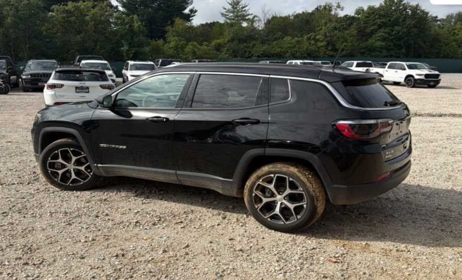 Used 2024 Jeep Compass Limited AWD/4WD image 5