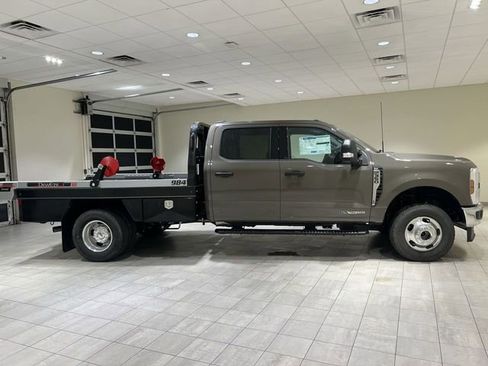 New 2026 Ford F350 XLT w/ XLT Value Package AWD/4WD image 6