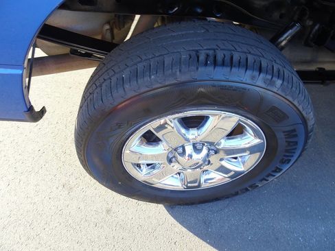 Used 2014 Ford F150 XLT w/ XLT Chrome Package image 13