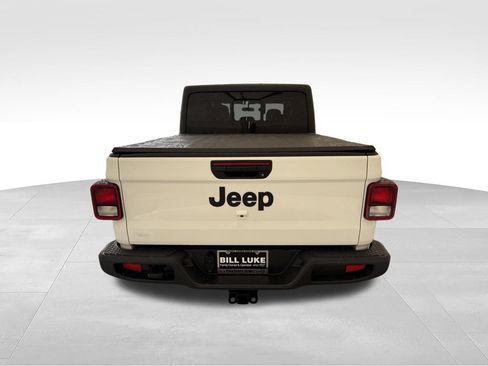 Used 2025 Jeep Gladiator Sport AWD/4WD image 10