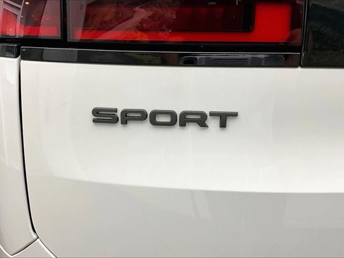 Used 2024 Land Rover Range Rover Sport SE image 33