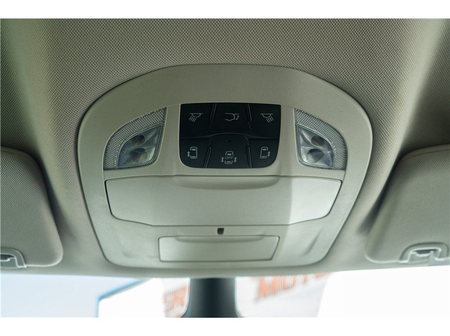 Used 2023 Chrysler Pacifica Touring-L FWD image 27