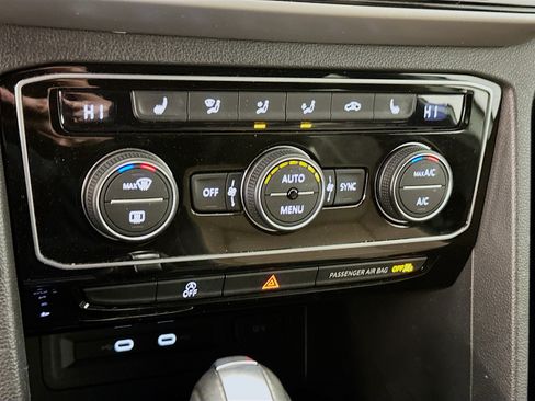Used 2022 Volkswagen Atlas Cross Sport SE AWD/4WD image 23