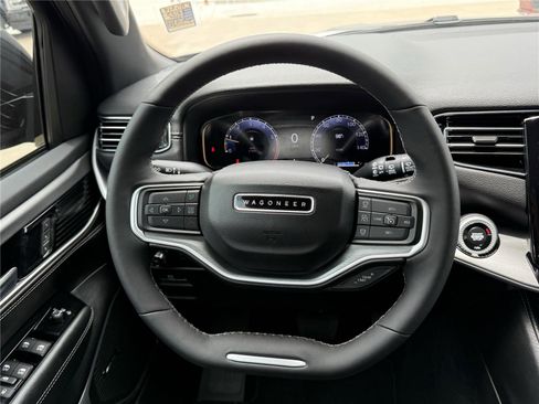 New 2025 Jeep Wagoneer L Series II AWD/4WD image 20