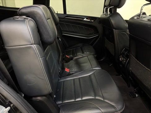 Used 2015 Mercedes-Benz GL 63 AMG 4MATIC image 34