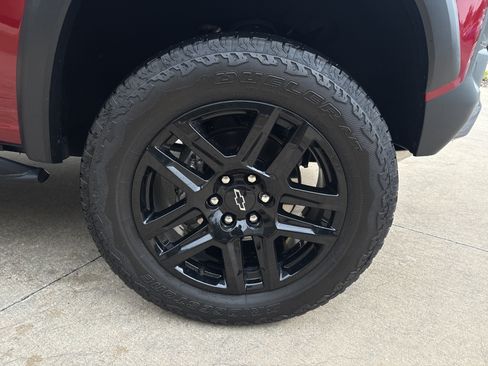 Used 2025 Chevrolet Colorado Trail Boss AWD/4WD image 12