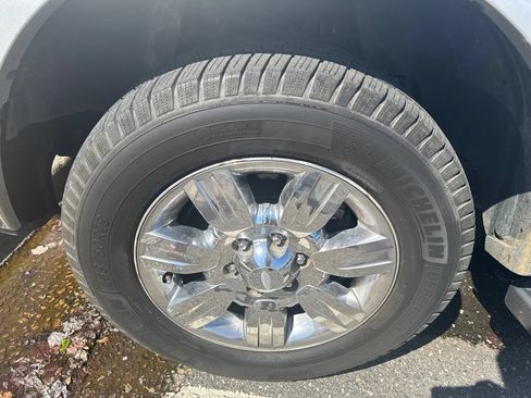 Used 2011 Ford F150 Lariat w/ Lariat Chrome Pkg RWD image 9