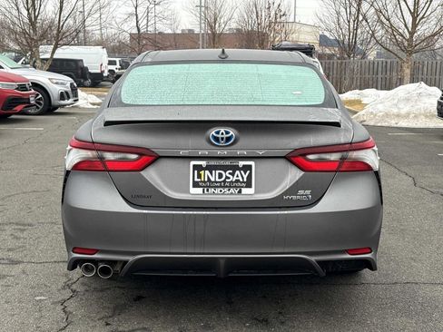 Used 2021 Toyota Camry SE FWD image 4