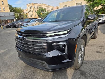 Used 2024 Chevrolet Traverse LT
