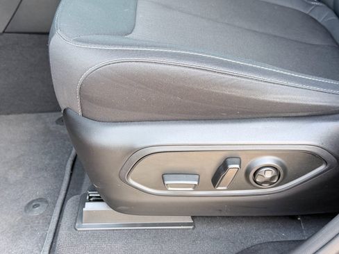 Used 2025 Jeep Grand Cherokee Laredo X RWD image 23