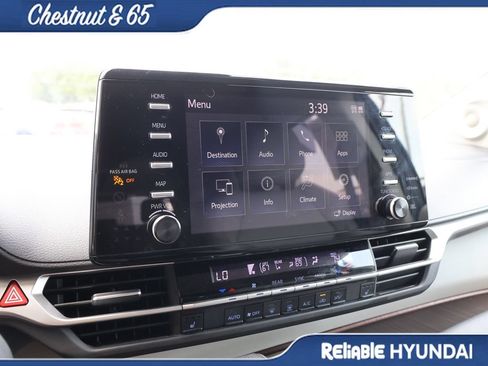 Used 2022 Toyota Sienna XLE w/ XLE Plus Package FWD image 36