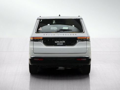 Used 2025 Jeep Grand Wagoneer Series III AWD/4WD image 4