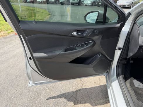 Used 2019 Chevrolet Cruze LT FWD image 11
