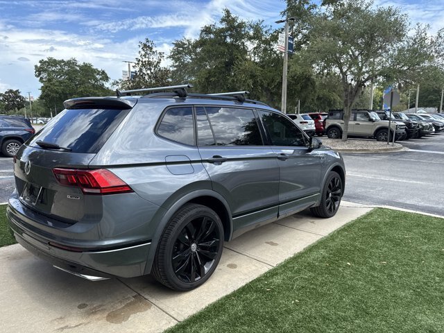 Used 2020 Volkswagen Tiguan SE R-Line AWD/4WD image 2