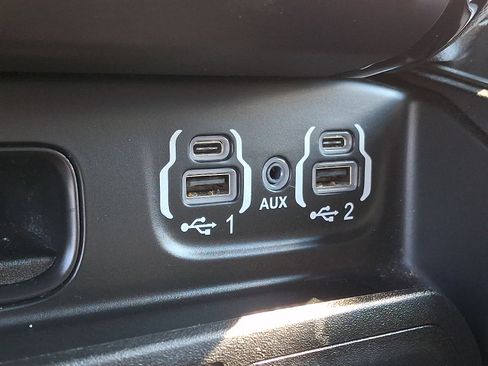 Used 2021 RAM 1500 Laramie AWD/4WD image 26