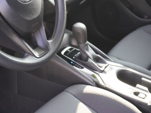 Used 2025 Toyota Corolla LE image 18