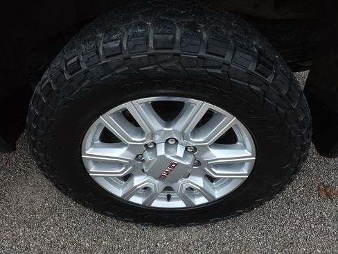 Used 2023 GMC Sierra 2500 SLT w/ SLT Convenience Package image 30