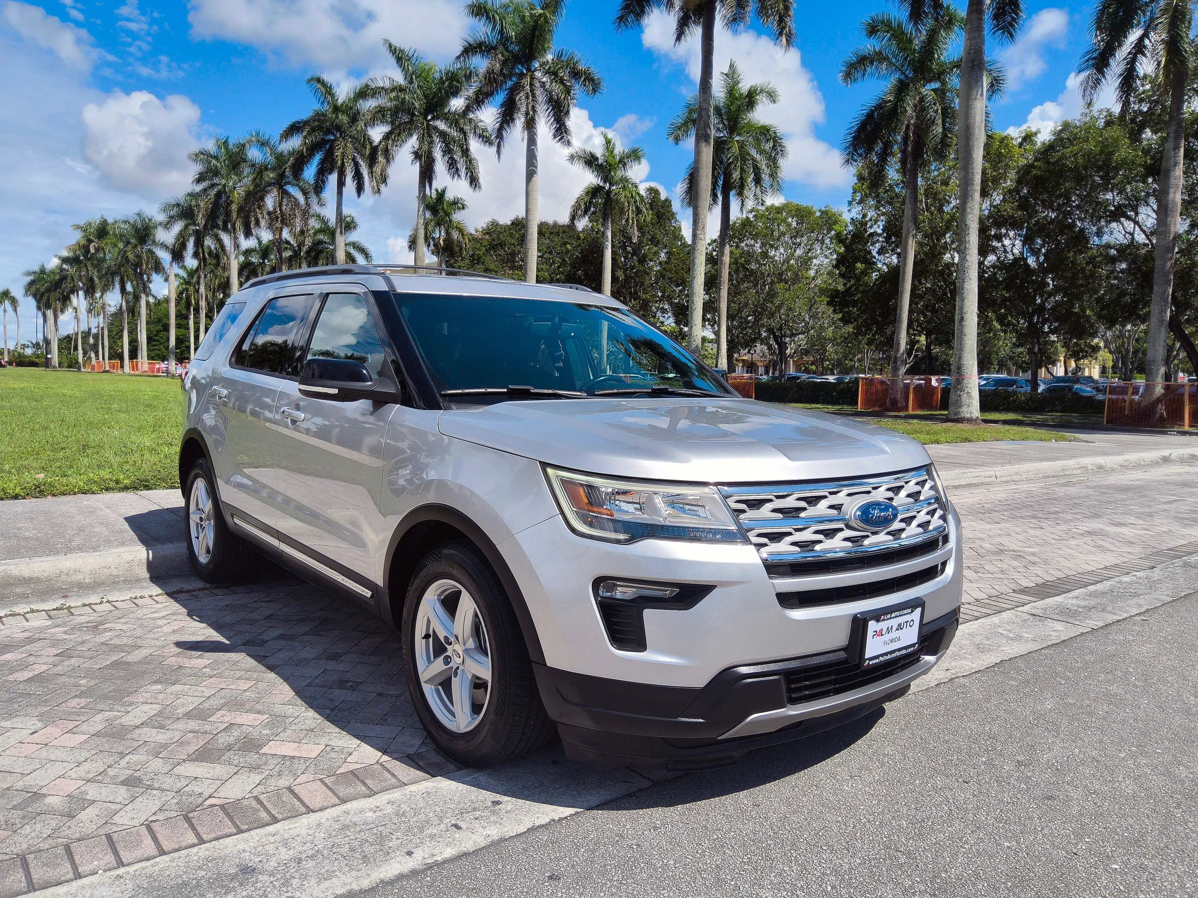Used 2018 Ford Explorer XLT w/ Equipment Group 201A FWD image 1