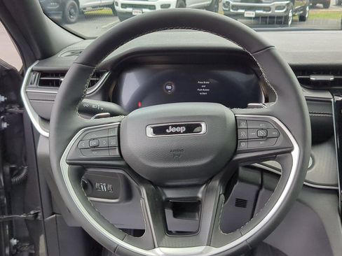 New 2025 Jeep Grand Cherokee L Laredo w/ Luxury Tech Group I AWD/4WD image 14