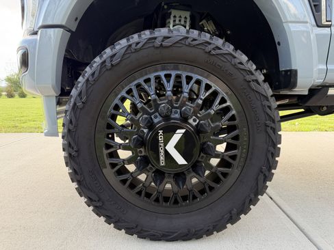 Used 2024 Ford F450 Platinum w/ FX4 Off-Road Package image 6