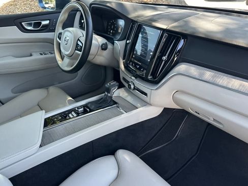 Used 2020 Volvo XC60 T5 Inscription AWD/4WD image 17