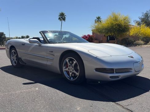 Used 2001 Chevrolet Corvette Convertible w/ Preferred Equipment Group2 RWD image 12