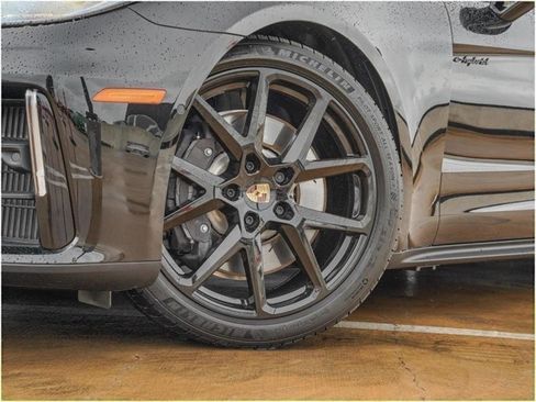 New 2025 Porsche Panamera 4 image 13