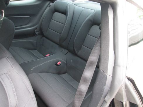 Used 2017 Ford Mustang Coupe RWD image 19