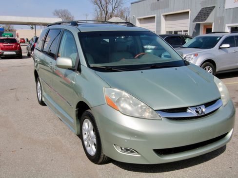 Used 2006 Toyota Sienna XLE image 9