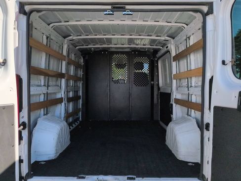 Used 2025 RAM ProMaster 2500 w/ U-Haul Equipment Group FWD image 13