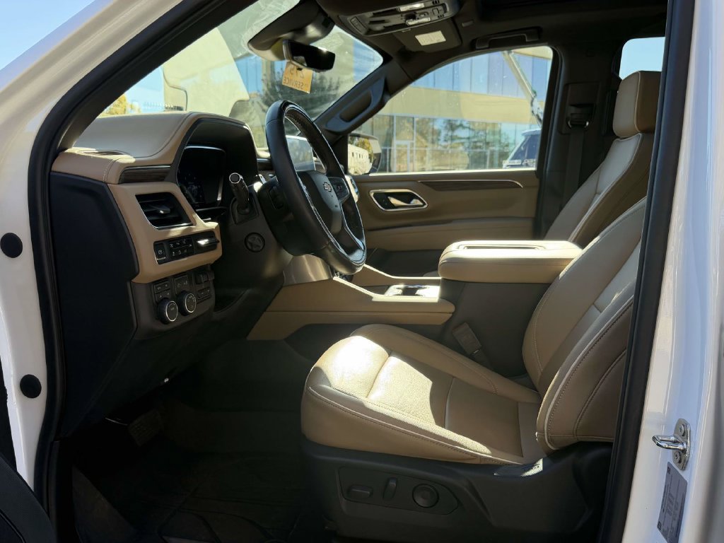 Used 2023 Chevrolet Tahoe Premier w/ Advanced Technology Package AWD/4WD image 16