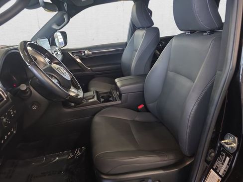 Used 2022 Lexus GX 460 Premium w/ Premium Package image 16
