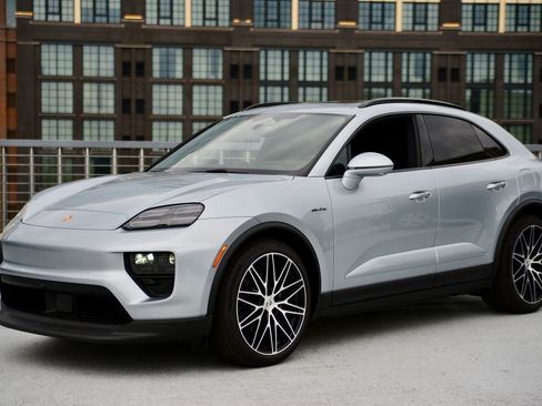 New 2025 Porsche Macan 4 Electric image 1