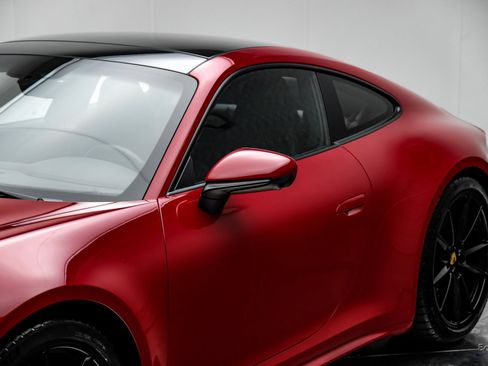 Used 2024 Porsche 911 Carrera w/ Premium Package image 24