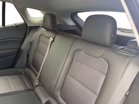 Used 2025 Chevrolet Trax LT FWD image 16
