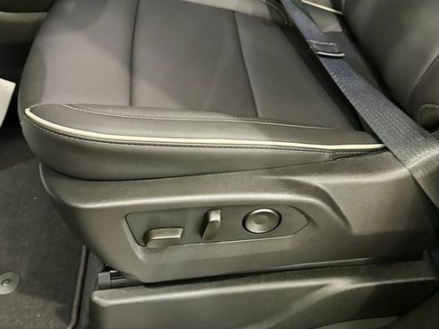 New 2025 Chevrolet Suburban Premier image 21