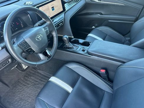 Used 2025 Toyota Camry SE w/ Multimedia Upgrade Package FWD image 10