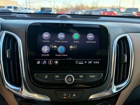 Used 2024 Chevrolet Equinox Premier image 17