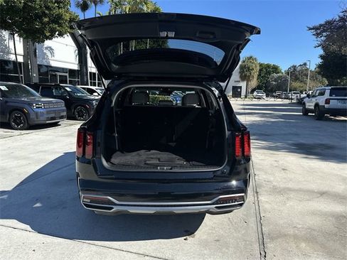 Used 2023 Kia Sorento S image 21