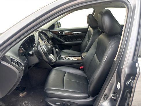 Used 2018 INFINITI Q50 Luxe w/ Essential Package (2.0T Luxe) image 9