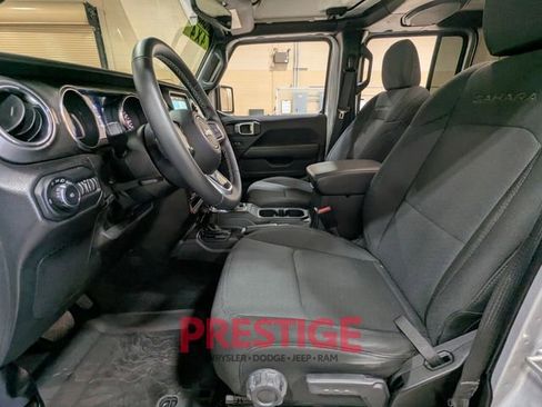 Used 2022 Jeep Wrangler Unlimited Sahara image 29