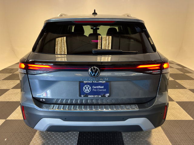 Certified 2025 Volkswagen Tiguan SE FWD image 4